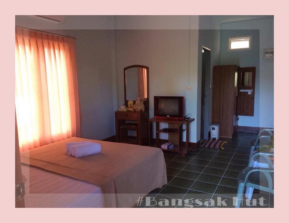 Bangsak Hut Hostel Khao Lak Exterior photo