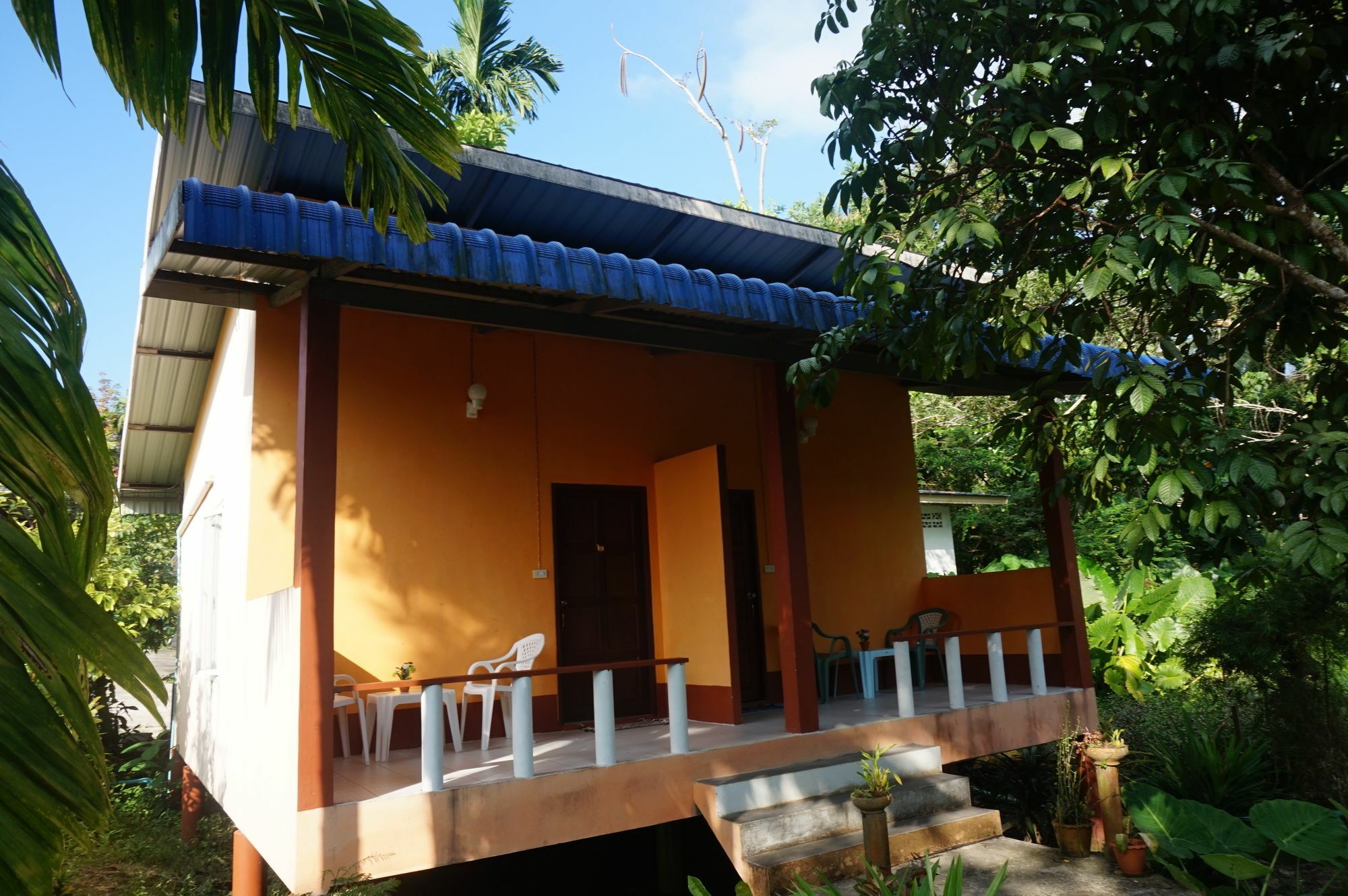 Bangsak Hut Hostel Khao Lak Exterior photo